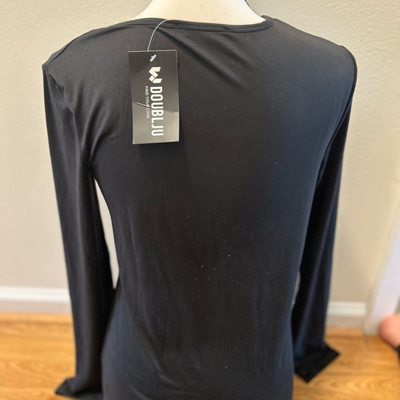 Black, blue, white and gray long sleeve tees- Size small - Picture 5 of 8